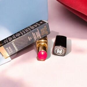 CHANEL Rouge Coco Shine Lipstick - Bold Red